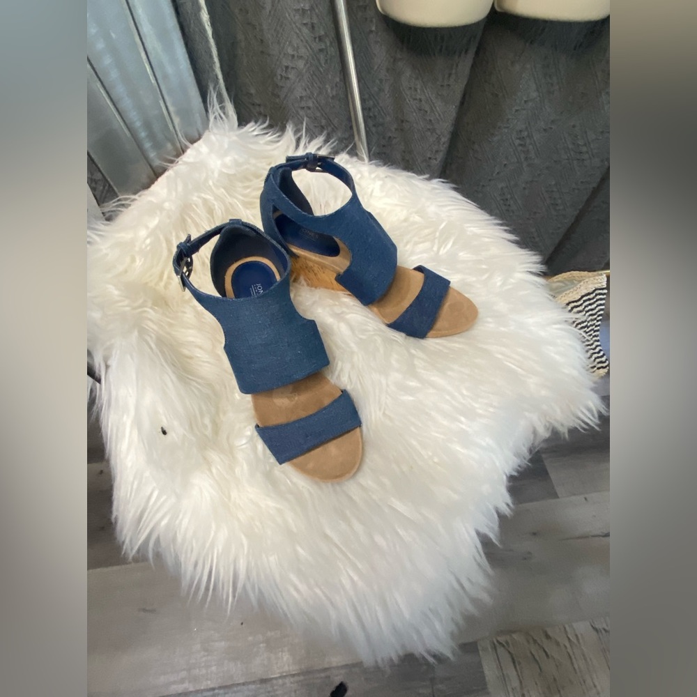 2/$40 Jones New York Wedges